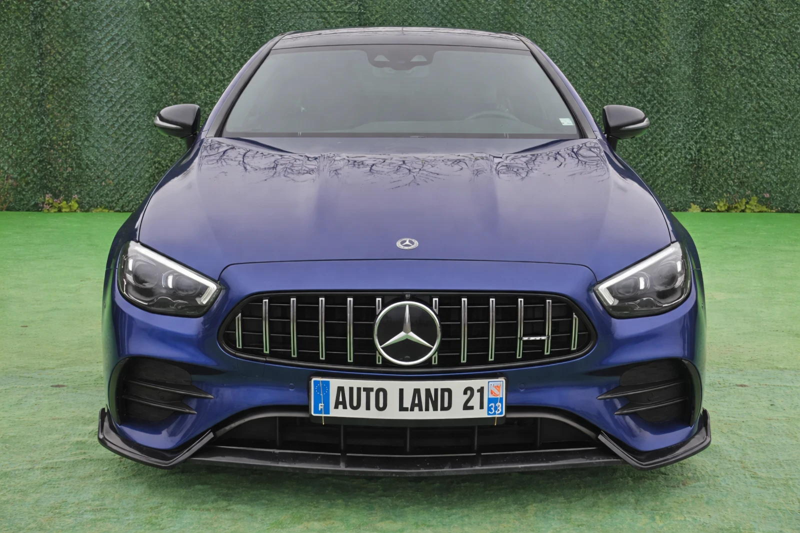 Mercedes-Benz E 220 AMG* 4MATIC* PANORAMA* 360 CAMERA* BURMESTER* FULL, снимка 2 - Автомобили и джипове - 54170612