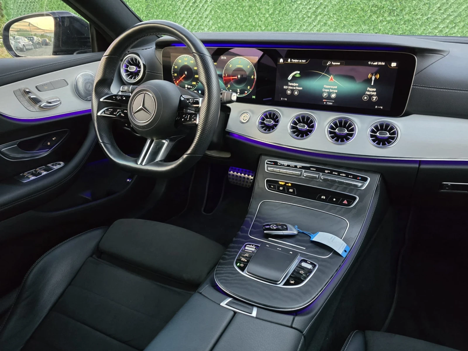 Mercedes-Benz E 220 AMG* 4MATIC* PANORAMA* 360 CAMERA* BURMESTER* FULL, снимка 9 - Автомобили и джипове - 54170612