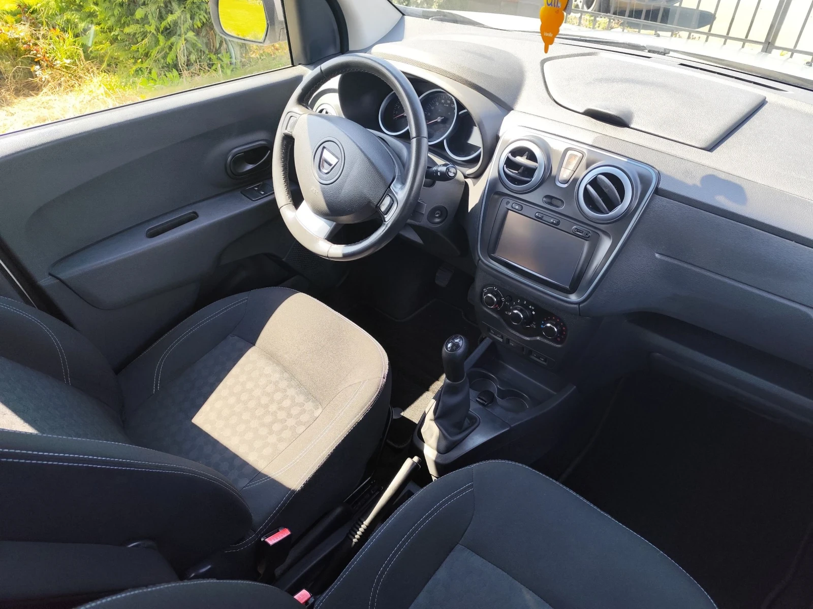 Dacia Lodgy Stepway 7 места, снимка 14 - Автомобили и джипове - 54314170
