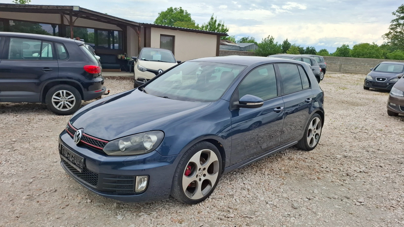 VW Golf 2.0GTI, снимка 2 - Автомобили и джипове - 54650171