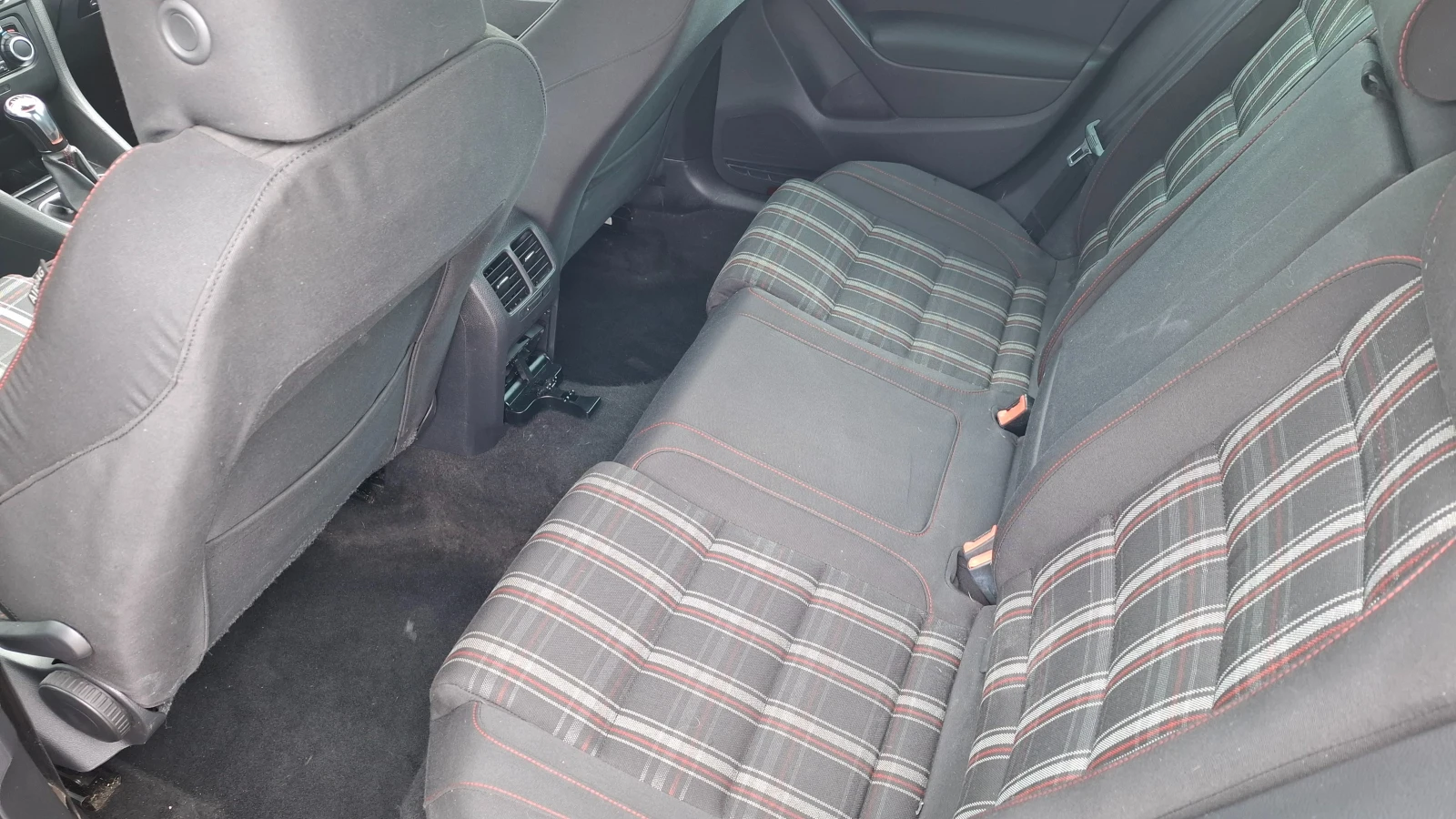 VW Golf 2.0GTI, снимка 10 - Автомобили и джипове - 54650171