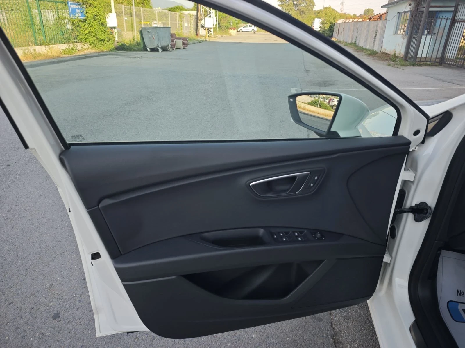 Seat Leon SC 2.0 TDI-150k.c. FR /LED, Navi./, снимка 9 - Автомобили и джипове - 54985120