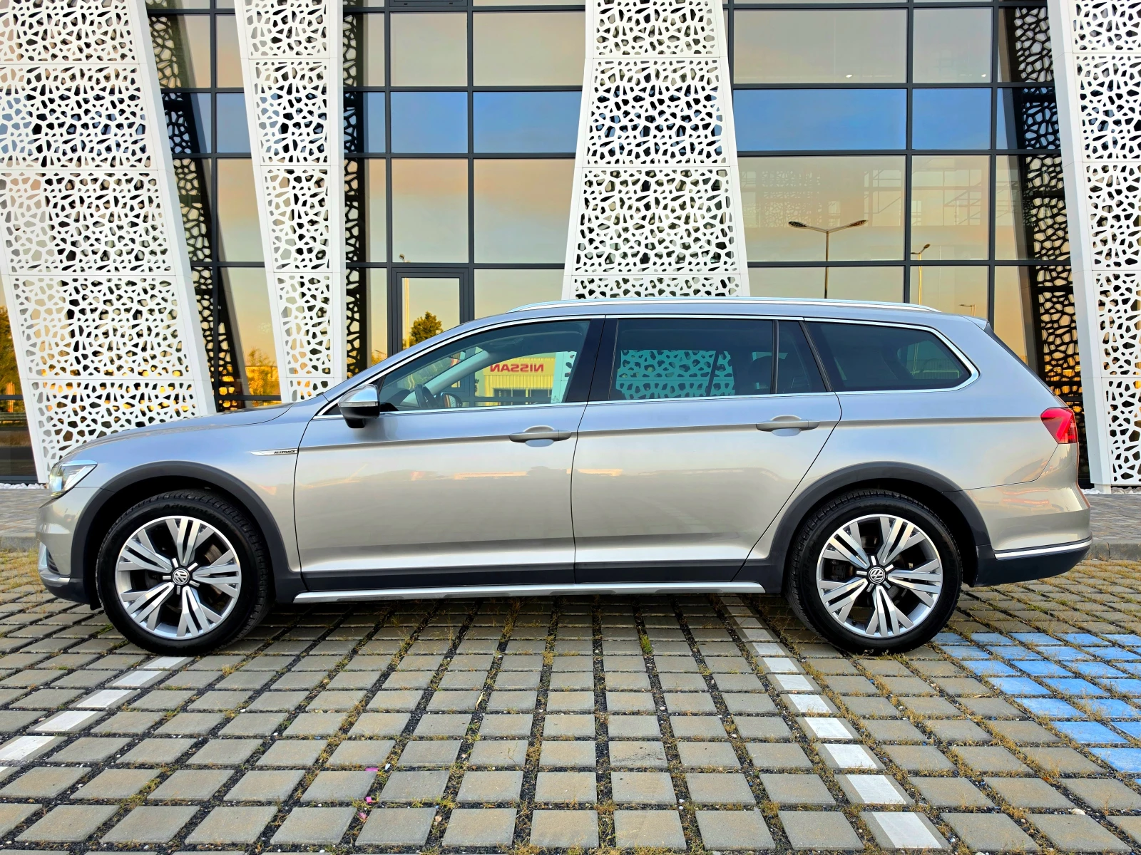 VW Passat 2.0TDI* 190KC* ALLTRAC* DIGITAL* TOP* K* , снимка 7 - Автомобили и джипове - 55533746