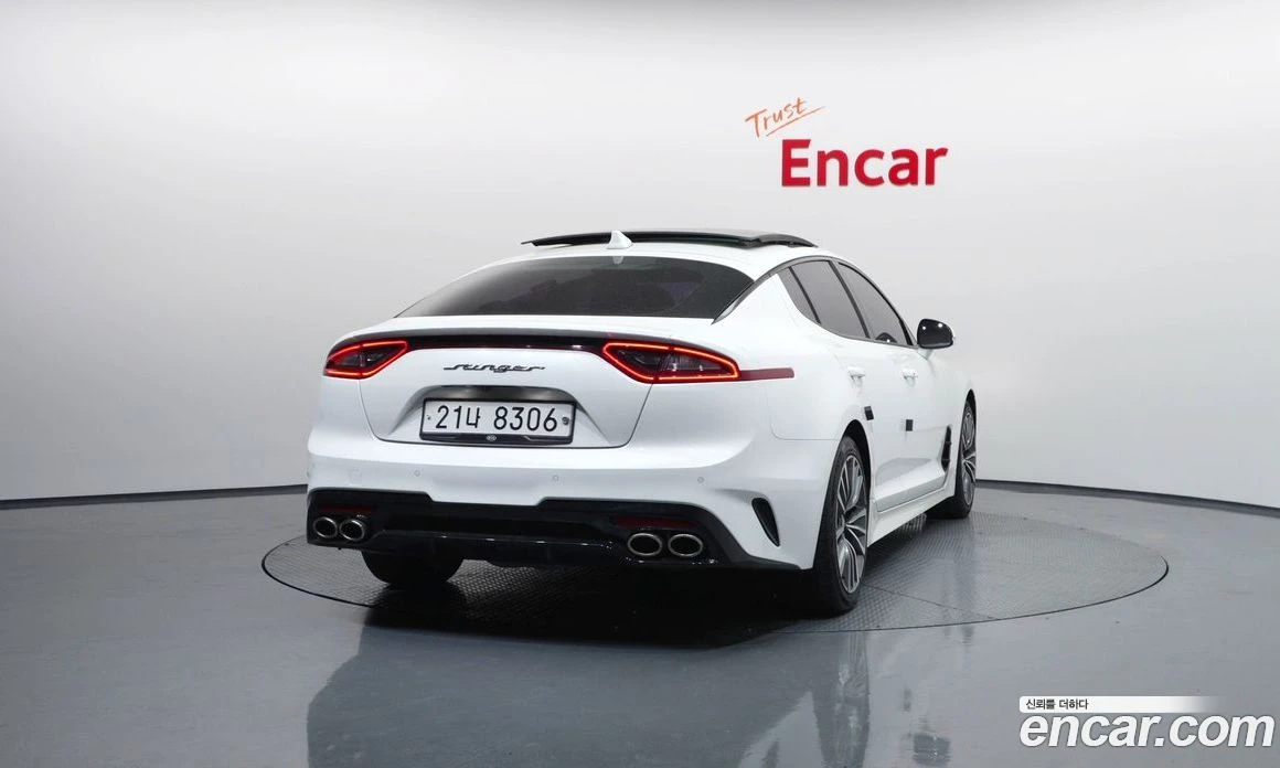 Kia Stinger 2.0 Turbo 2WD Platinum, снимка 4 - Автомобили и джипове - 55676735