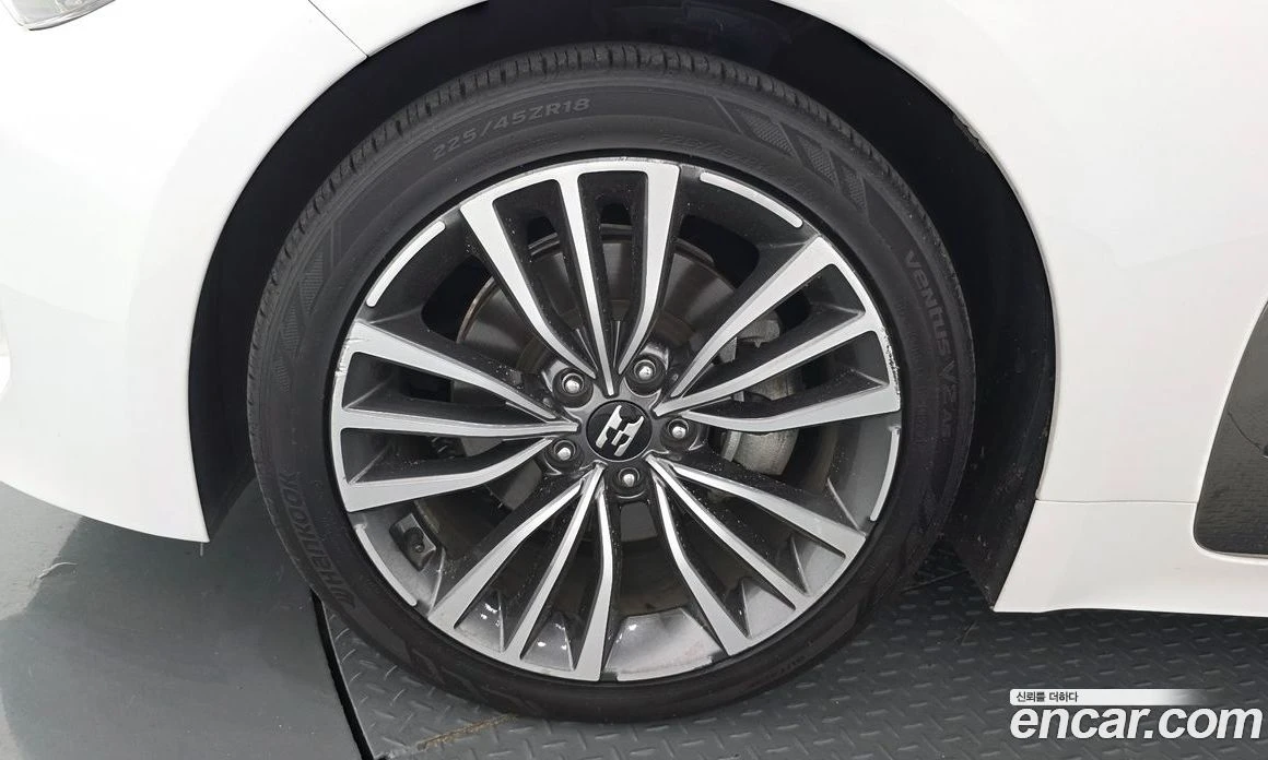 Kia Stinger 2.0 Turbo 2WD Platinum, снимка 5 - Автомобили и джипове - 55676735