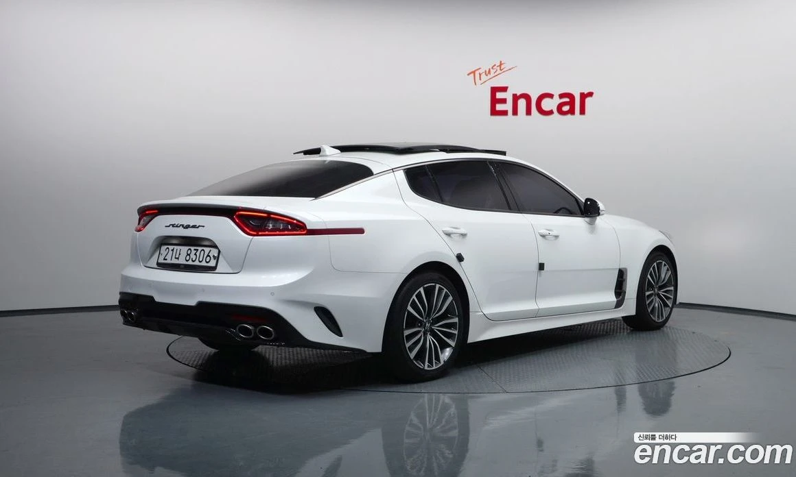Kia Stinger 2.0 Turbo 2WD Platinum, снимка 2 - Автомобили и джипове - 55676735