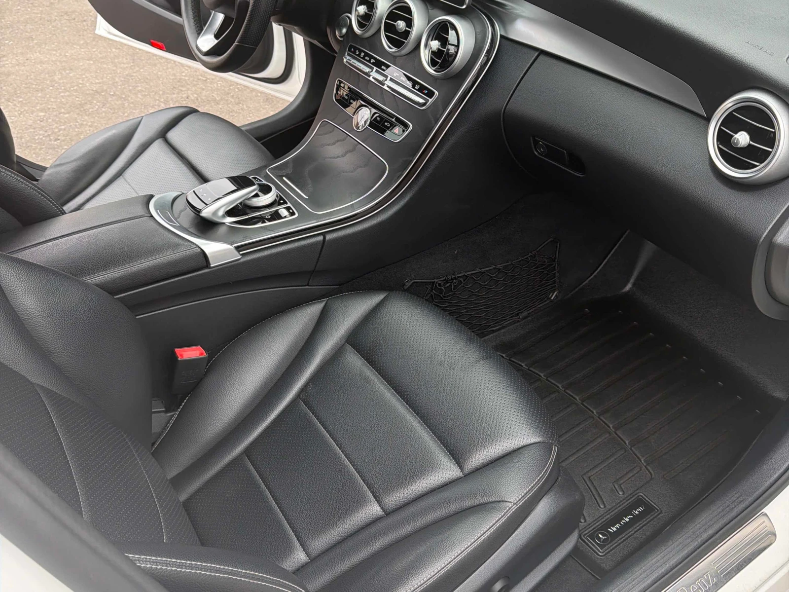 Mercedes-Benz C 300 * 4MATIC Wagon * CARFAX * ОПЦИЯ ЗА ФИНАНСИРАНЕ * , снимка 15 - Автомобили и джипове - 55800938