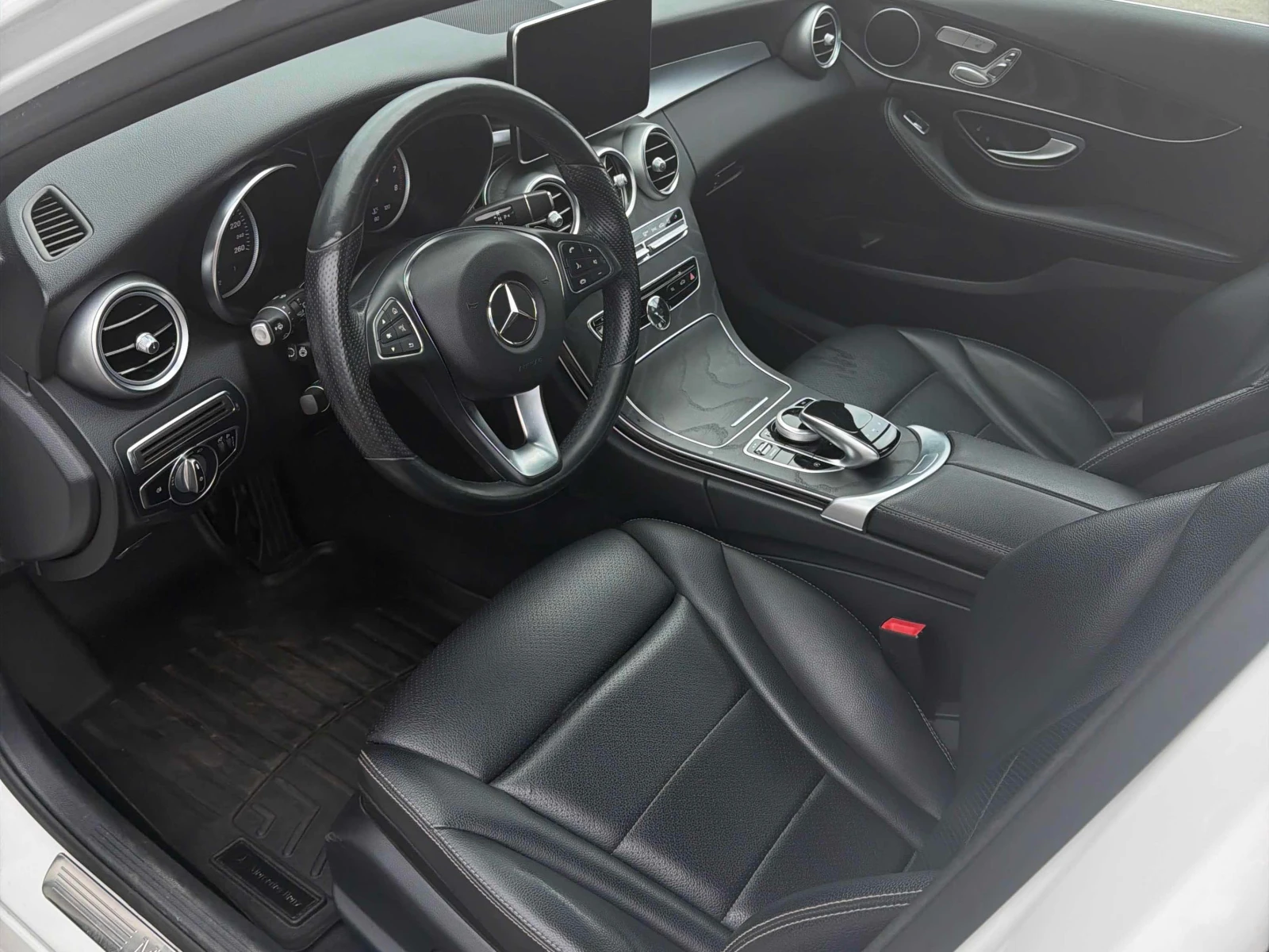 Mercedes-Benz C 300 * 4MATIC Wagon * CARFAX * ОПЦИЯ ЗА ФИНАНСИРАНЕ * , снимка 5 - Автомобили и джипове - 55800938