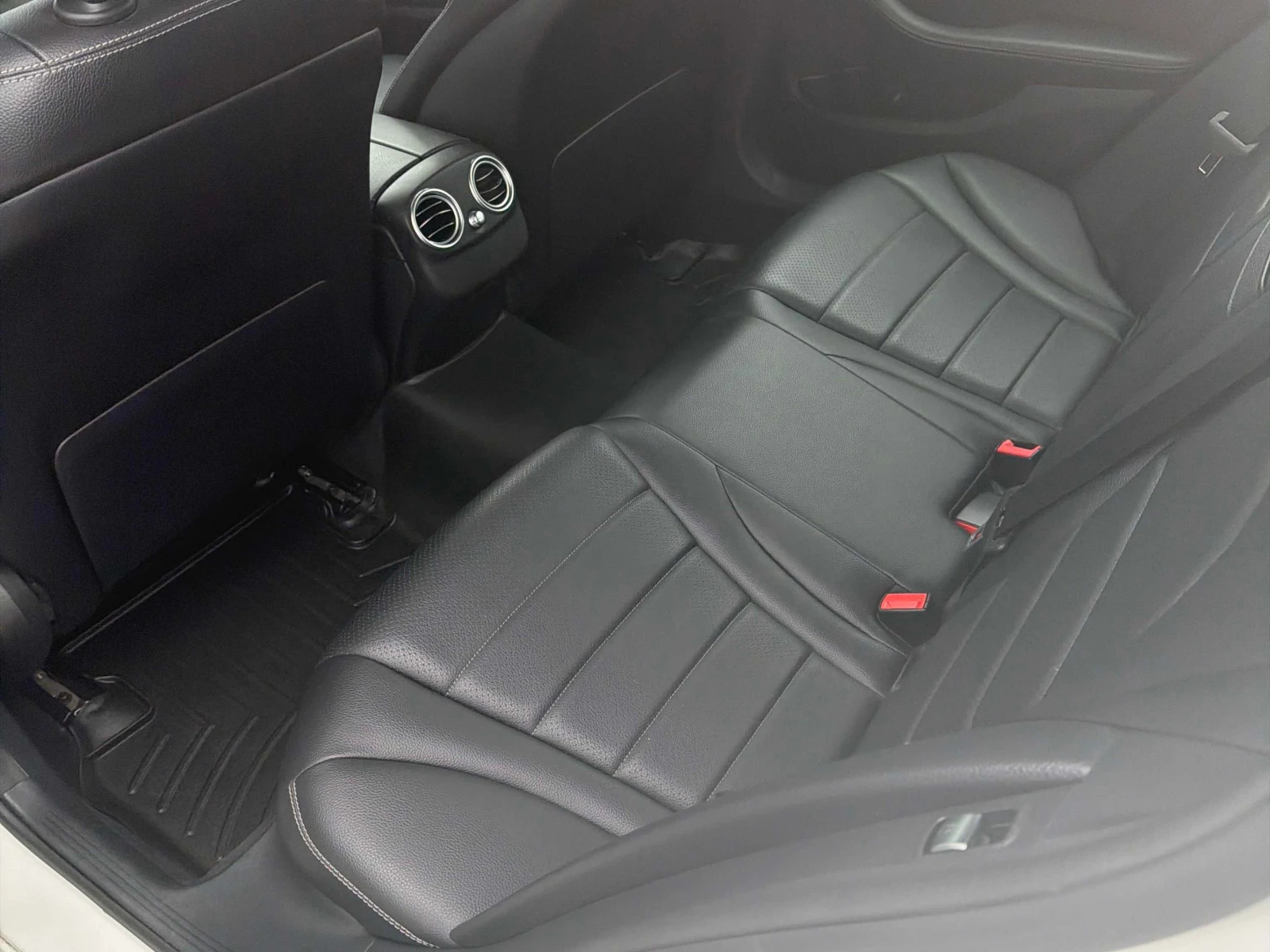 Mercedes-Benz C 300 * 4MATIC Wagon * CARFAX * ОПЦИЯ ЗА ФИНАНСИРАНЕ * , снимка 12 - Автомобили и джипове - 55800938