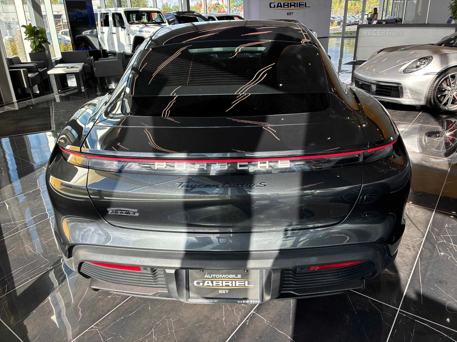 Porsche Taycan * Turbo * CARFAX * ОПЦИЯ ЗА ФИНАНСИРАНЕ, снимка 4 - Автомобили и джипове - 56127423
