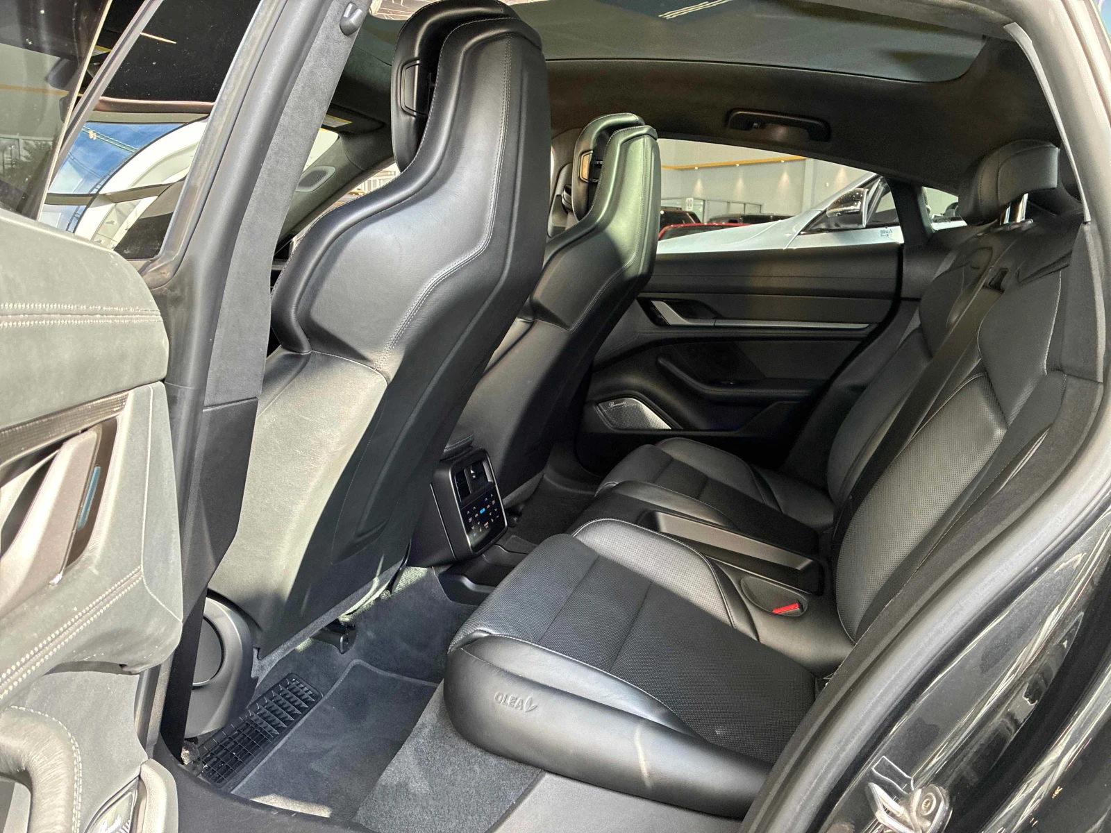 Porsche Taycan * Turbo * CARFAX * ОПЦИЯ ЗА ФИНАНСИРАНЕ, снимка 17 - Автомобили и джипове - 56127423