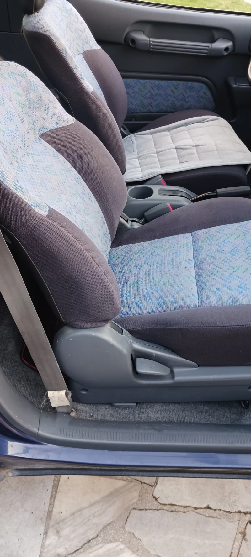 Toyota Rav4, снимка 9 - Автомобили и джипове - 53220902