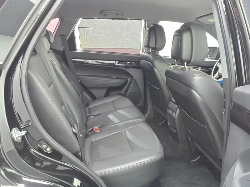 Kia Sorento 2.0 2WD, снимка 12 - Автомобили и джипове - 54264130