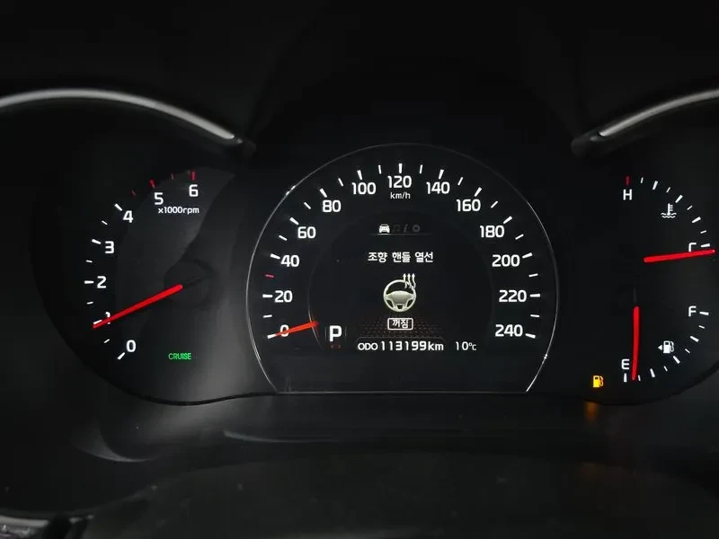 Kia Sorento 2.0 2WD, снимка 8 - Автомобили и джипове - 54264130