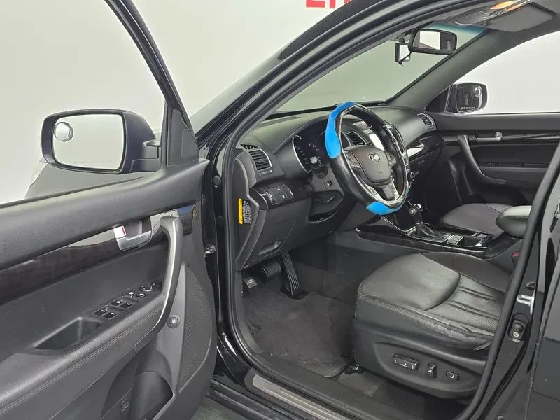 Kia Sorento 2.0 2WD, снимка 10 - Автомобили и джипове - 54264130