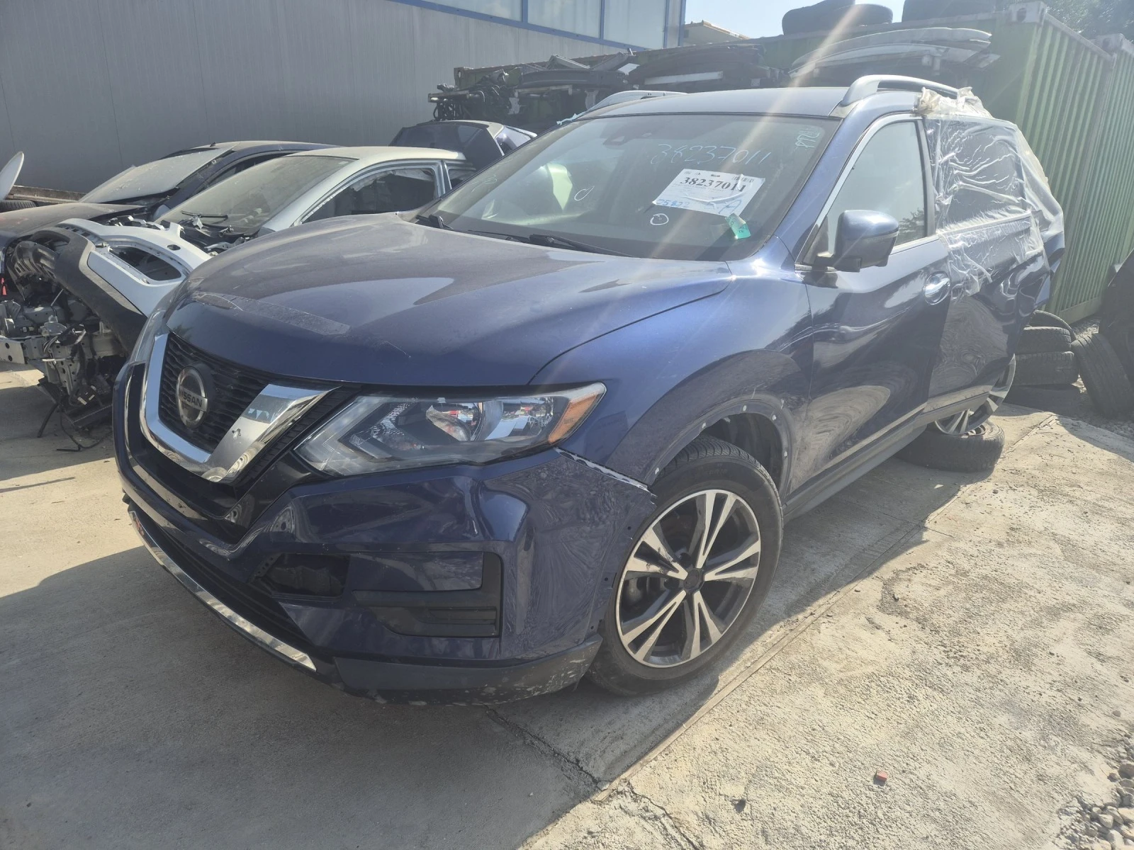 Nissan Rogue - [1] 