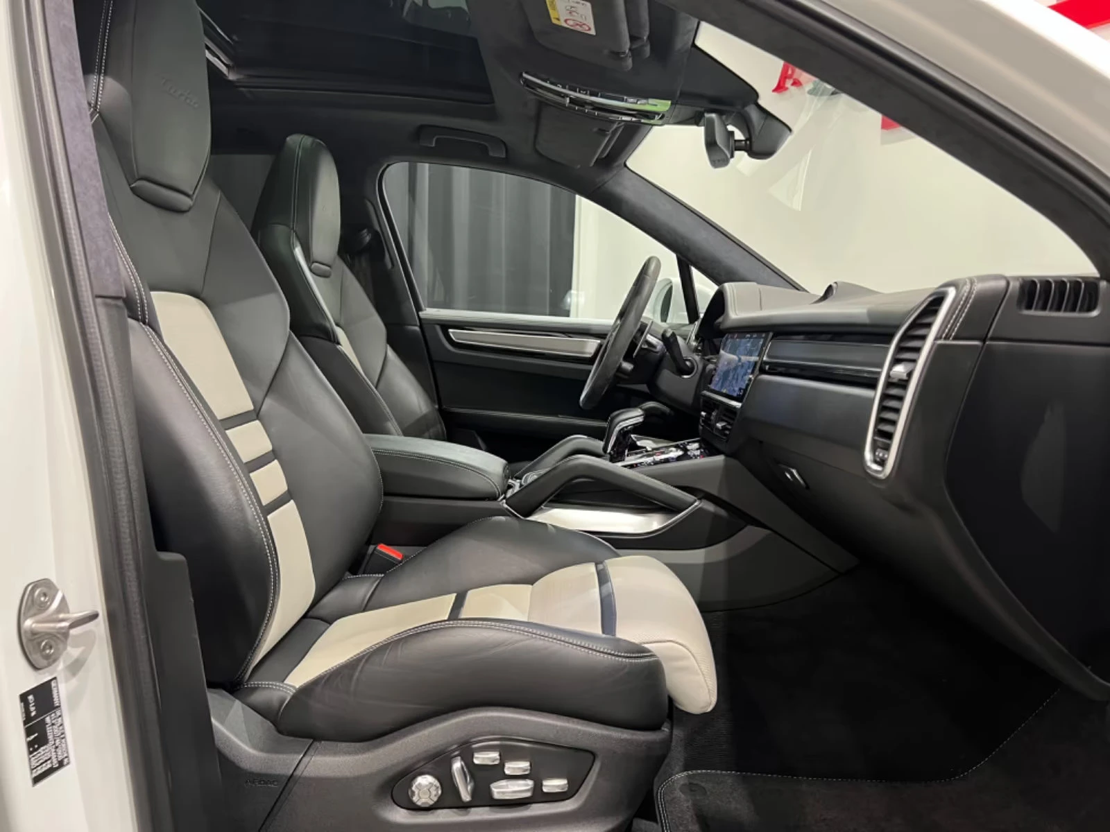 Porsche Cayenne TURBO/SPORT/549HP/CHRONO/PANO/CARPLAY/DIGITAL/412f | Mobile.bg   11