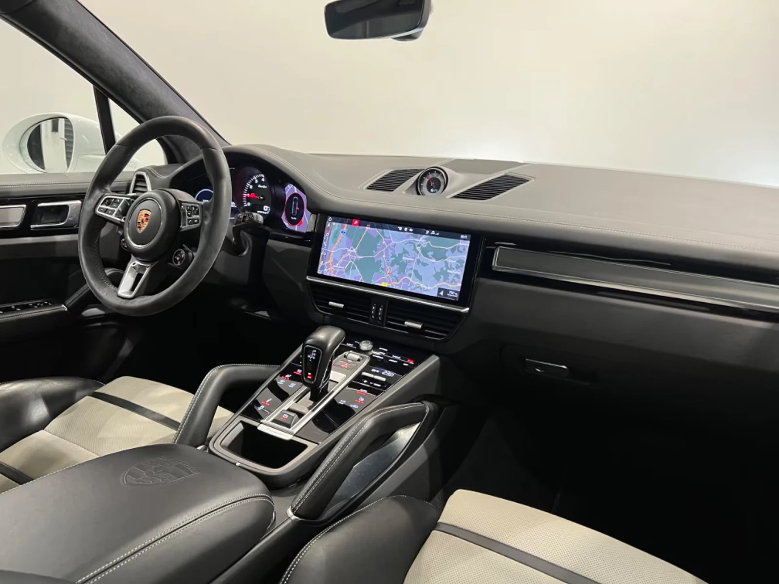 Porsche Cayenne TURBO/SPORT/549HP/CHRONO/PANO/CARPLAY/DIGITAL/412f - изображение 10