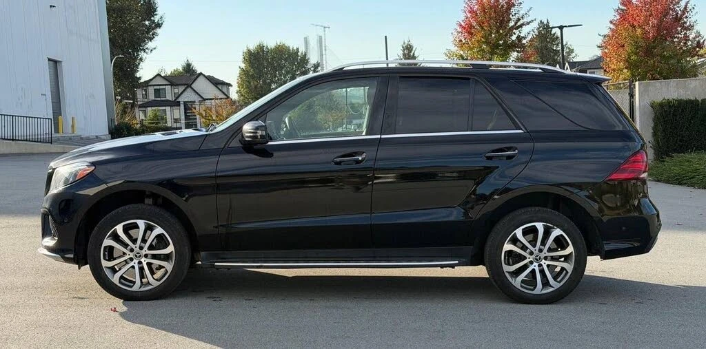 Mercedes-Benz GLE 400 AMG* PACK* HARMON* KARDON* ПАНОРАМА* LANE* ASSIST*, снимка 4 - Автомобили и джипове - 53754447