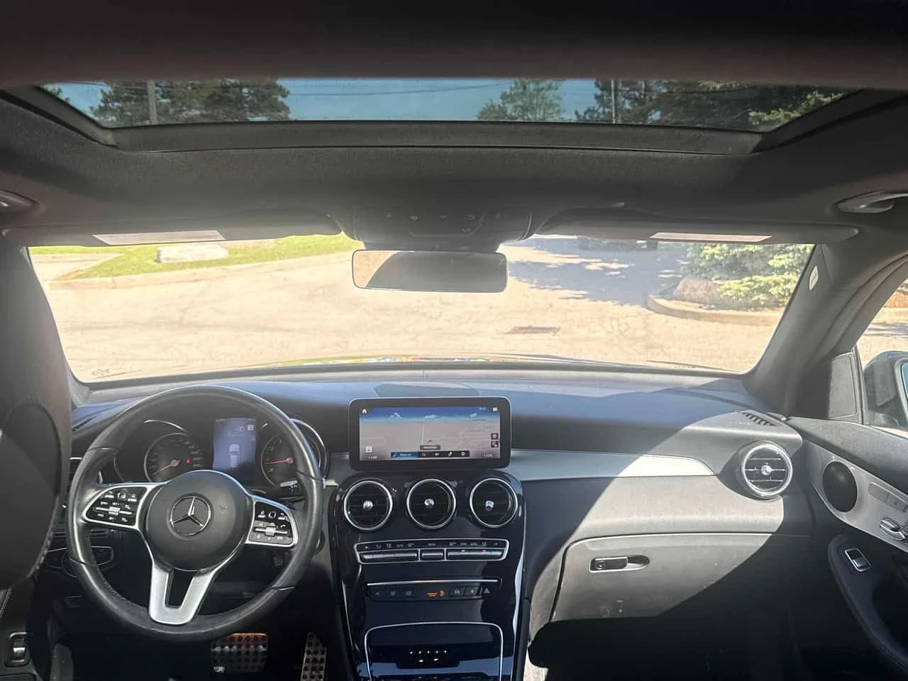 Mercedes-Benz GLC 300 * ПАНОРАМА* 360 КАМЕРА* ДВА КЛЮЧА* , снимка 8 - Автомобили и джипове - 54807532