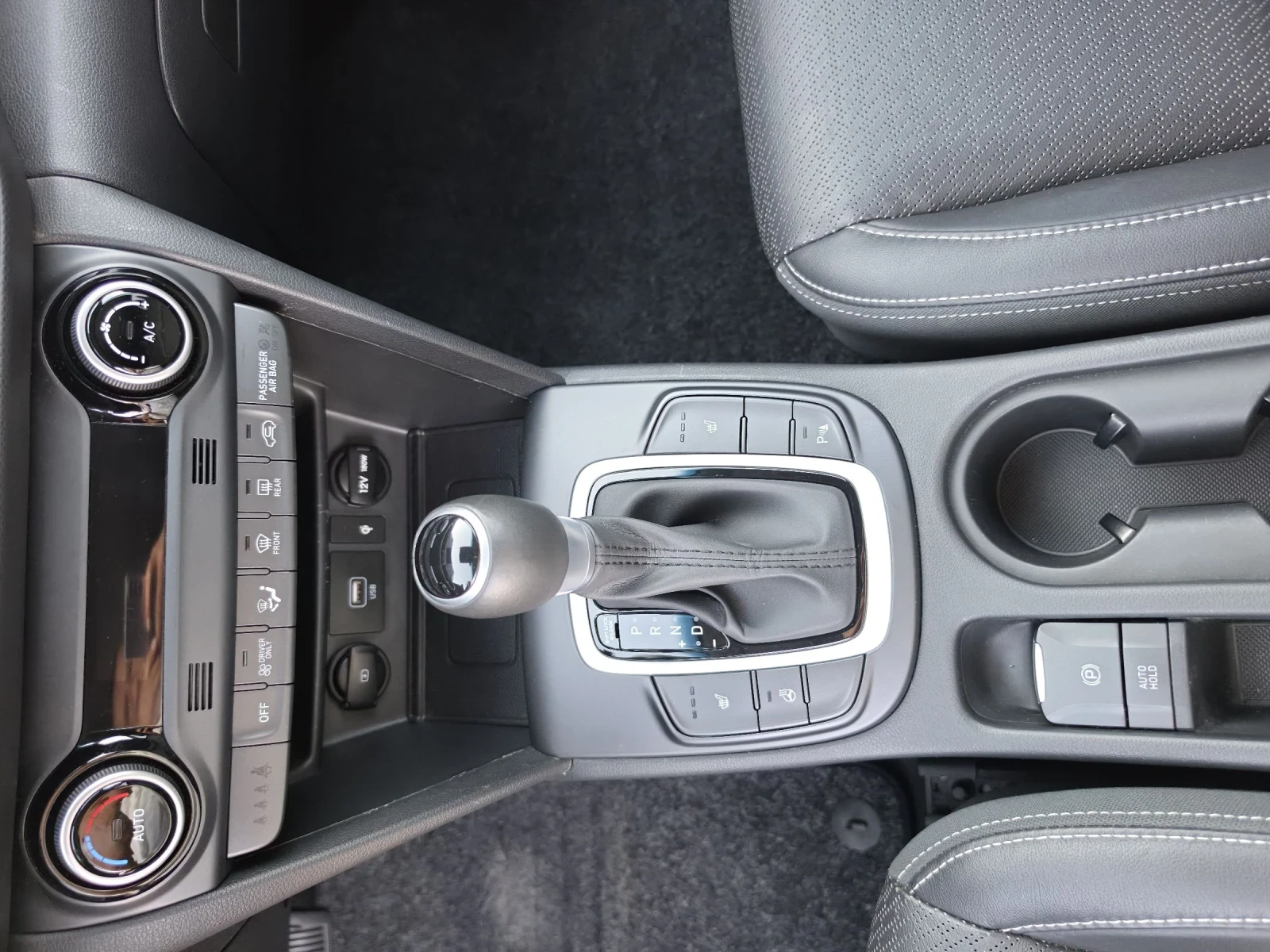 Hyundai Kona Hybrid!Premium!Като нова!, снимка 15 - Автомобили и джипове - 54921020