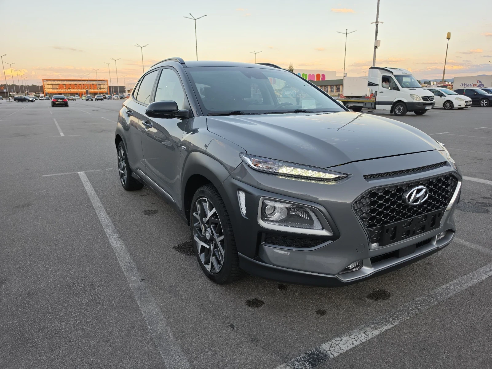 Hyundai Kona Hybrid!Premium!Като нова!, снимка 3 - Автомобили и джипове - 54921020