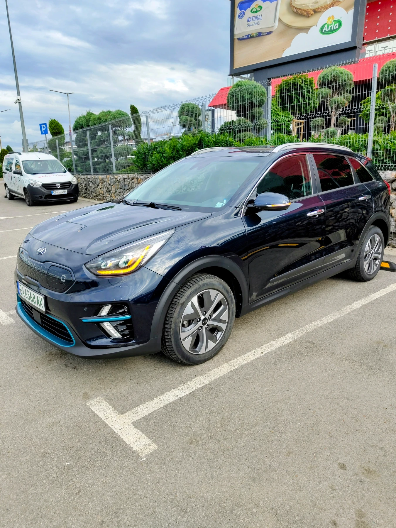 Kia Niro 65KWh EXECUTIVE LINE/SOH100%/JBL/ТЕРМОПОМПА, снимка 3 - Автомобили и джипове - 55172469