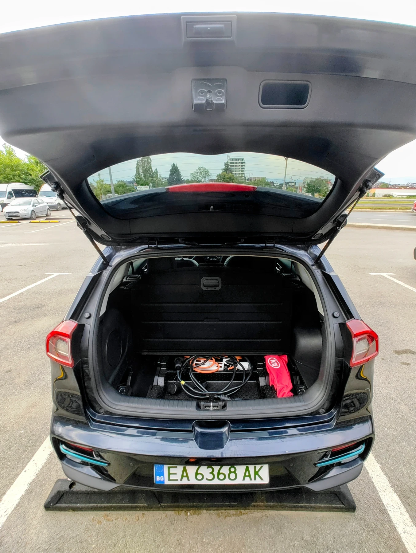 Kia Niro 65KWh EXECUTIVE LINE/SOH100%/JBL/ТЕРМОПОМПА, снимка 6 - Автомобили и джипове - 55172469