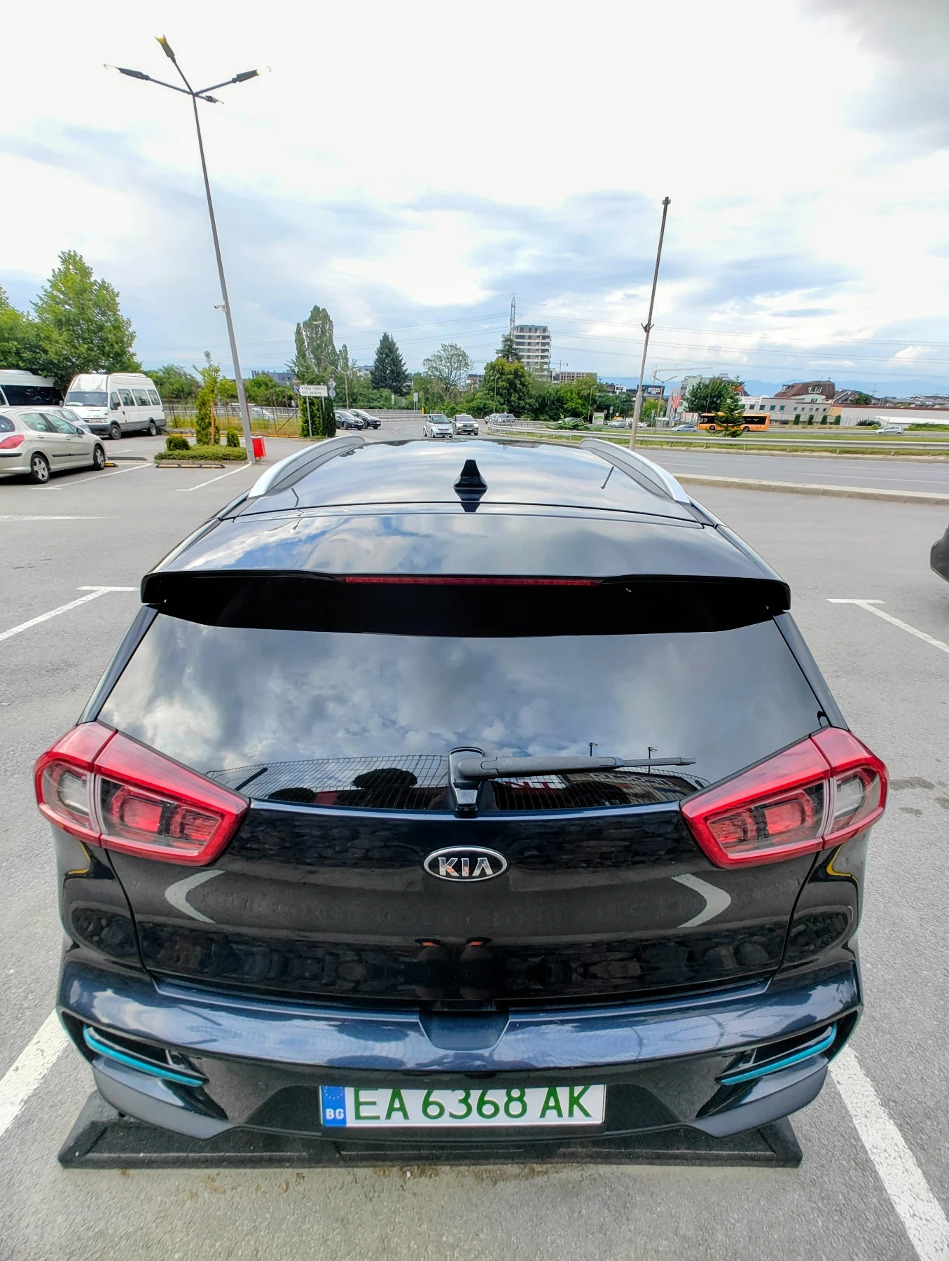 Kia Niro 65KWh EXECUTIVE LINE/SOH100%/JBL/ТЕРМОПОМПА, снимка 5 - Автомобили и джипове - 55172469
