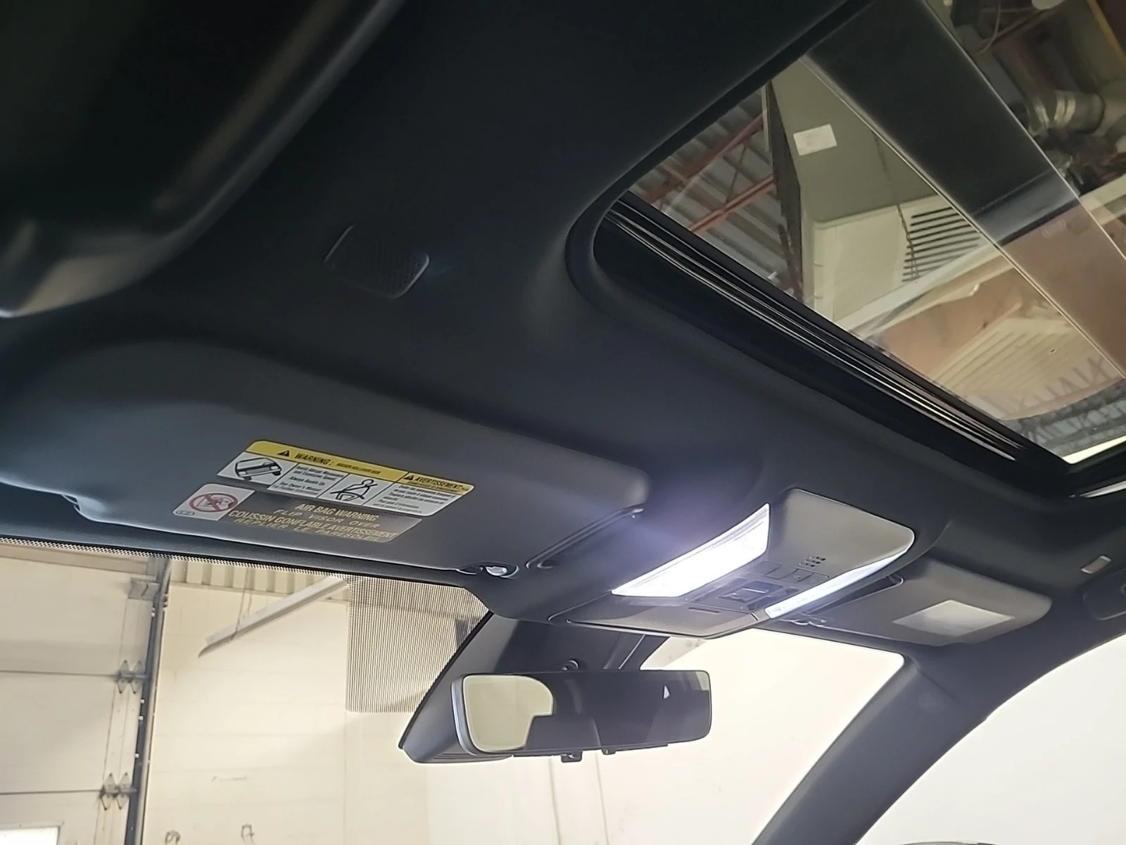 Toyota Rav4 * HYBRID XSE * CARFAX * АВТОКРЕДИТ* , снимка 12 - Автомобили и джипове - 56103043