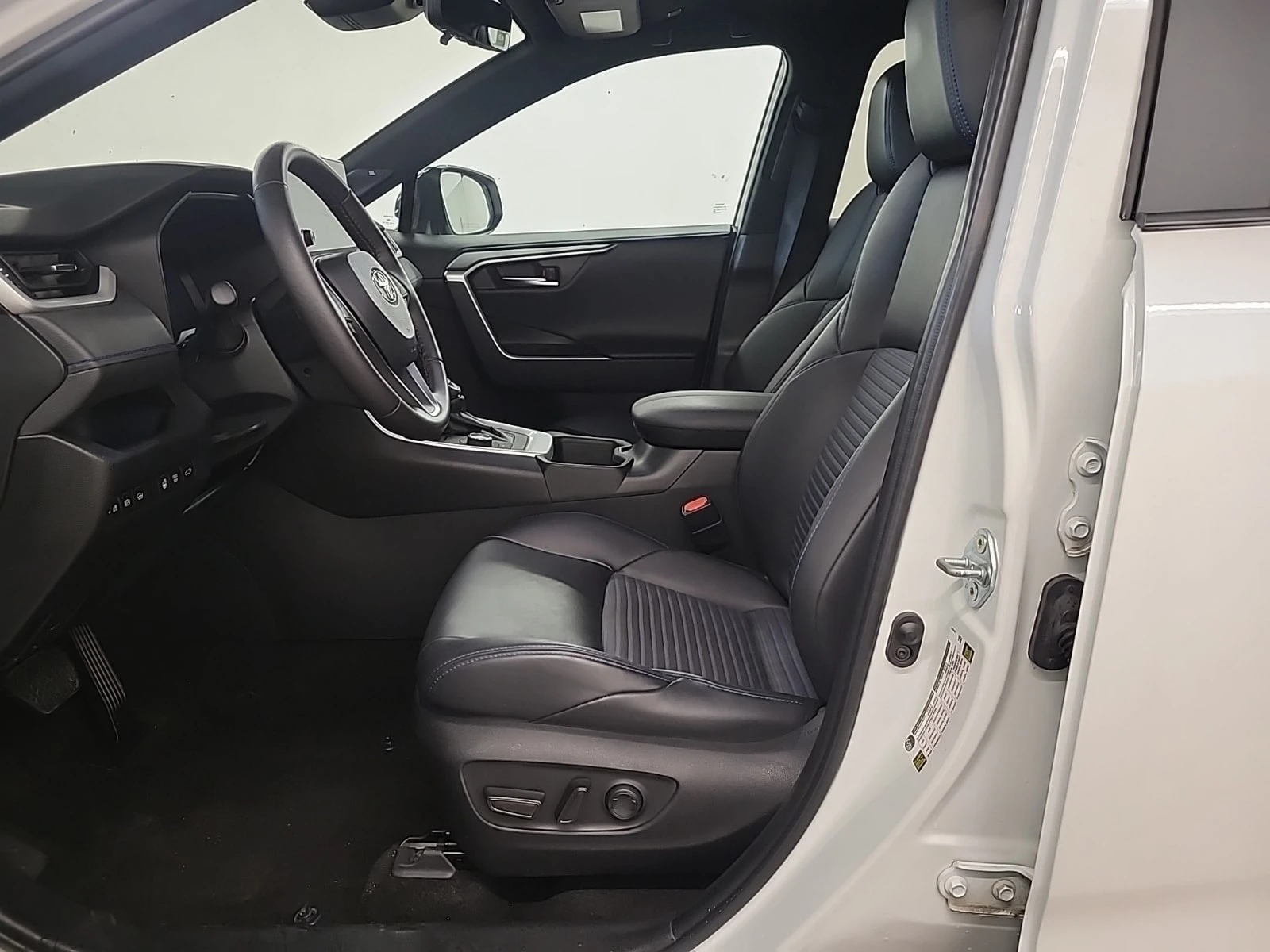 Toyota Rav4 * HYBRID XSE * CARFAX * АВТОКРЕДИТ* , снимка 5 - Автомобили и джипове - 56103043