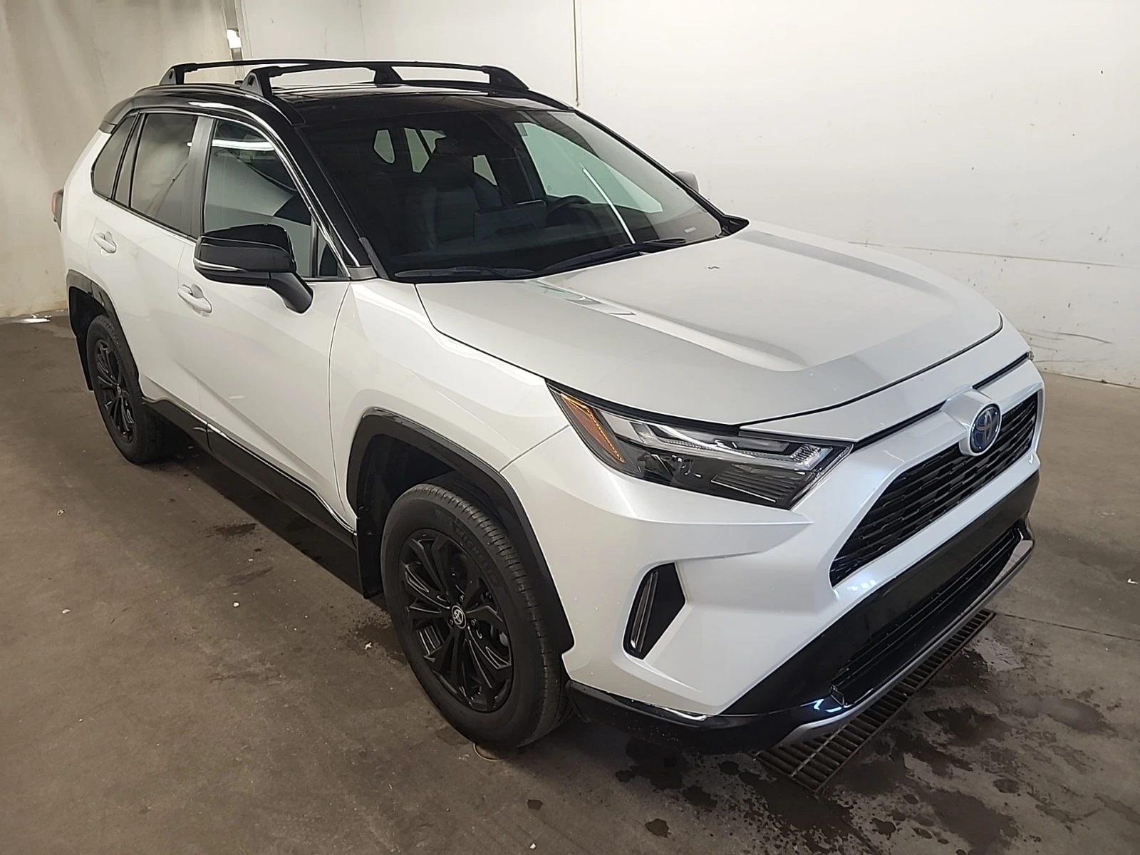 Toyota Rav4 * HYBRID XSE * CARFAX * АВТОКРЕДИТ* , снимка 2 - Автомобили и джипове - 56103043