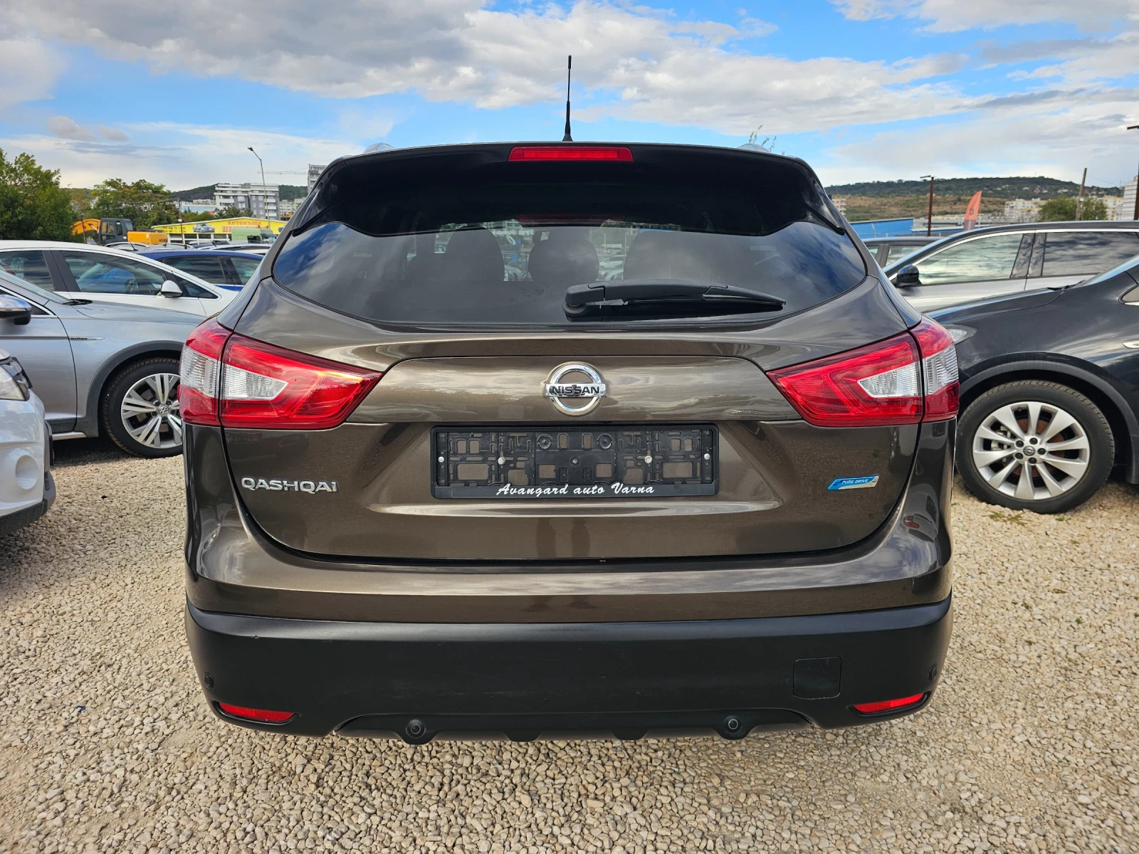Nissan Qashqai 1.5dCi, 110к.с., Tekna, снимка 5 - Автомобили и джипове - 56203063