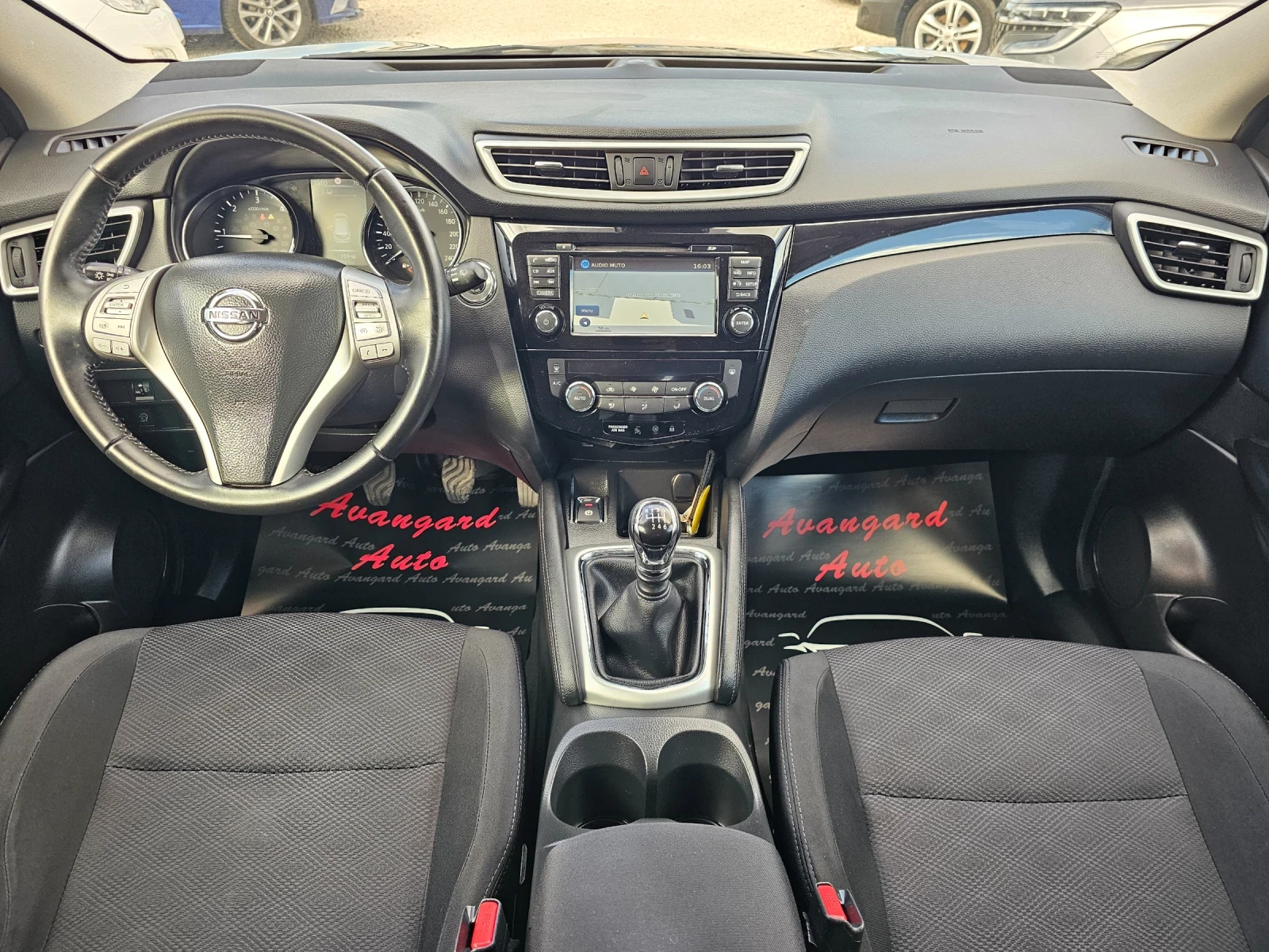 Nissan Qashqai 1.5dCi, 110к.с., Tekna, снимка 7 - Автомобили и джипове - 56203063