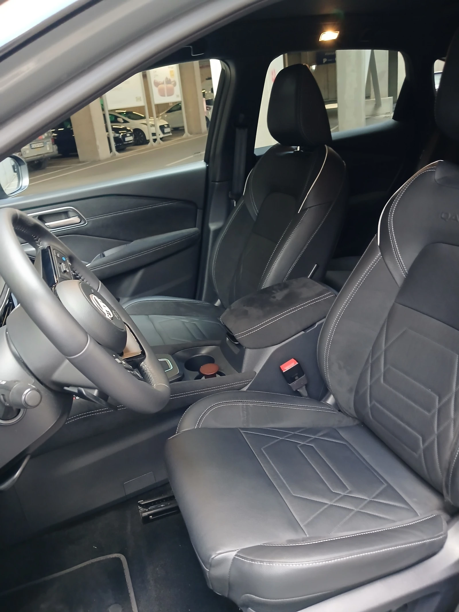 Nissan Qashqai N-design, снимка 9 - Автомобили и джипове - 56261359