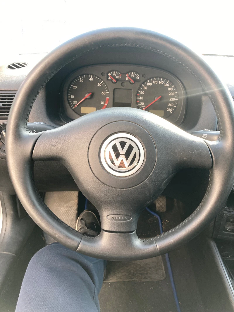 VW Golf 1.6I, снимка 10 - Автомобили и джипове - 38611017