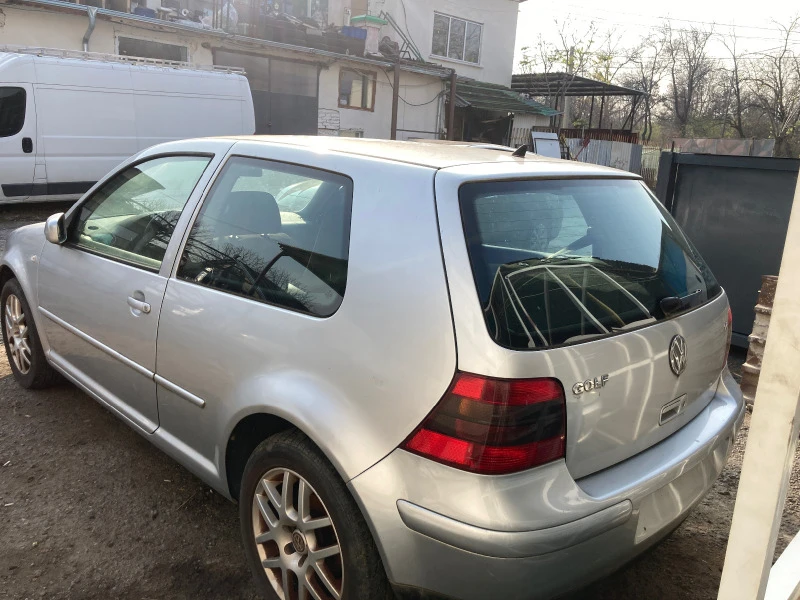 VW Golf 1.6I, снимка 3 - Автомобили и джипове - 38611017