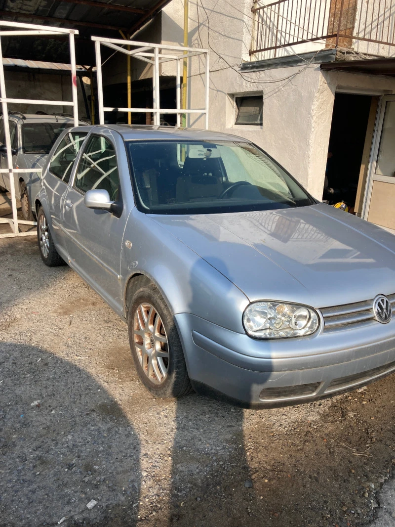 VW Golf 1.6I, снимка 4 - Автомобили и джипове - 38611017