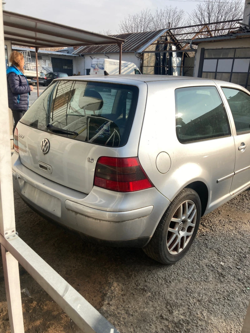 VW Golf 1.6I, снимка 2 - Автомобили и джипове - 38611017