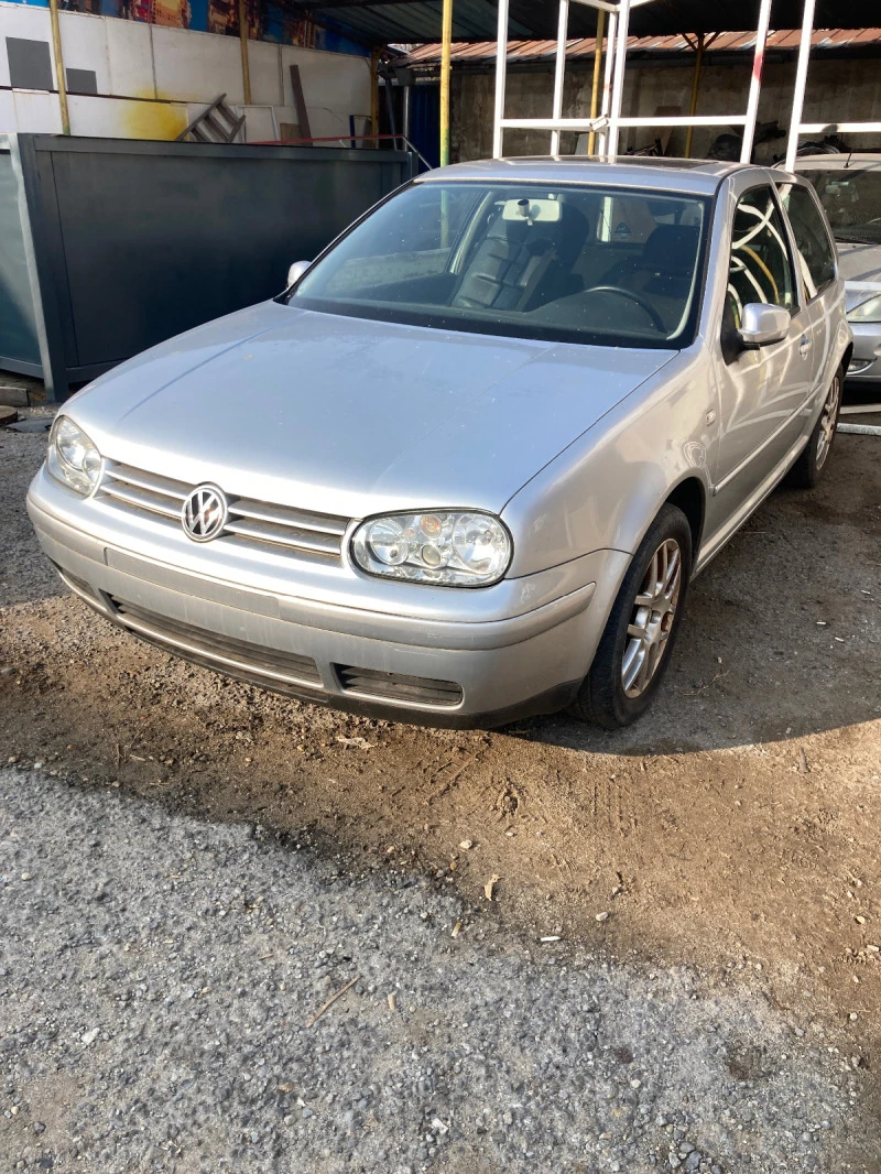 VW Golf 1.6I, снимка 1 - Автомобили и джипове - 38611017