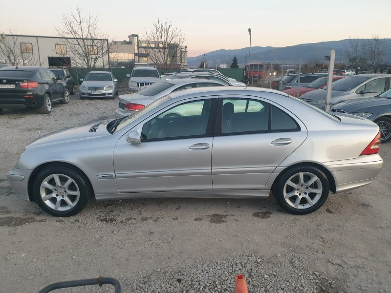 Mercedes-Benz C 220, снимка 8 - Автомобили и джипове - 44199647