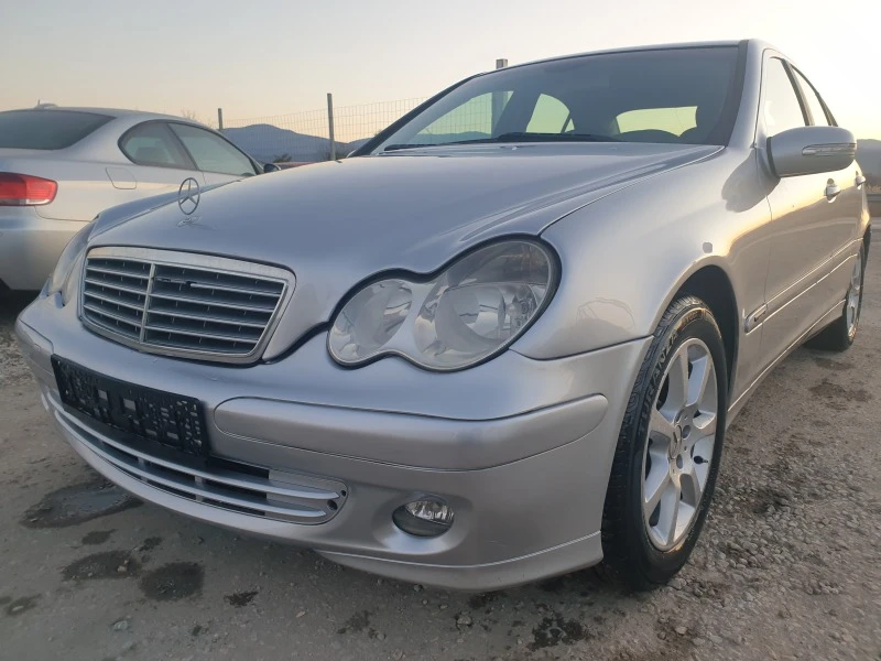 Mercedes-Benz C 220, снимка 1 - Автомобили и джипове - 44199647