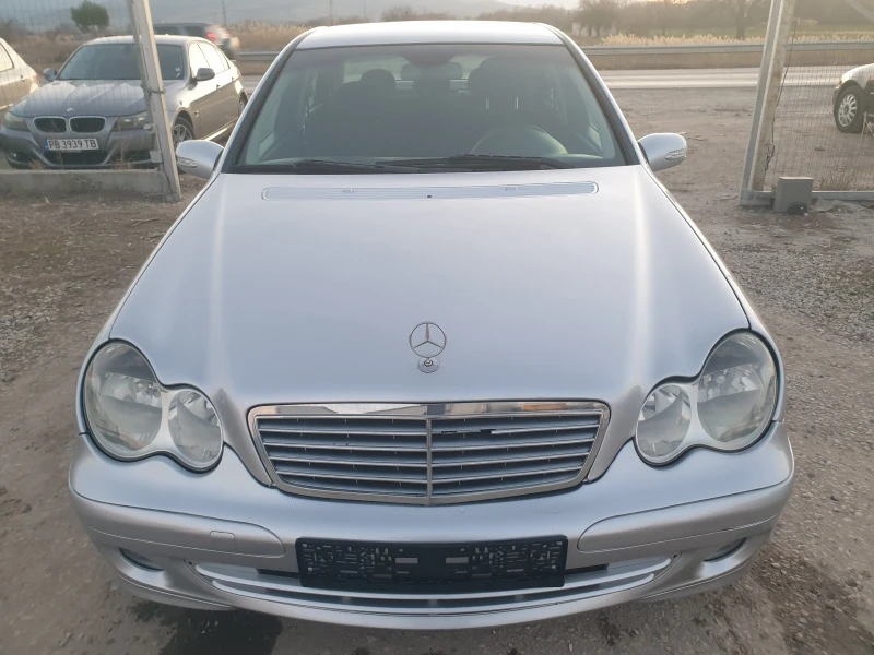 Mercedes-Benz C 220, снимка 2 - Автомобили и джипове - 44199647