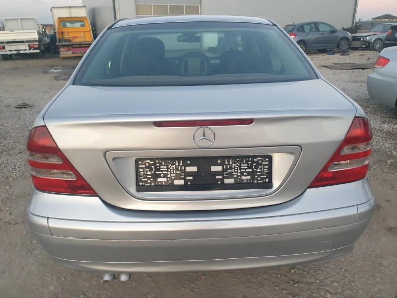 Mercedes-Benz C 220, снимка 6 - Автомобили и джипове - 44199647