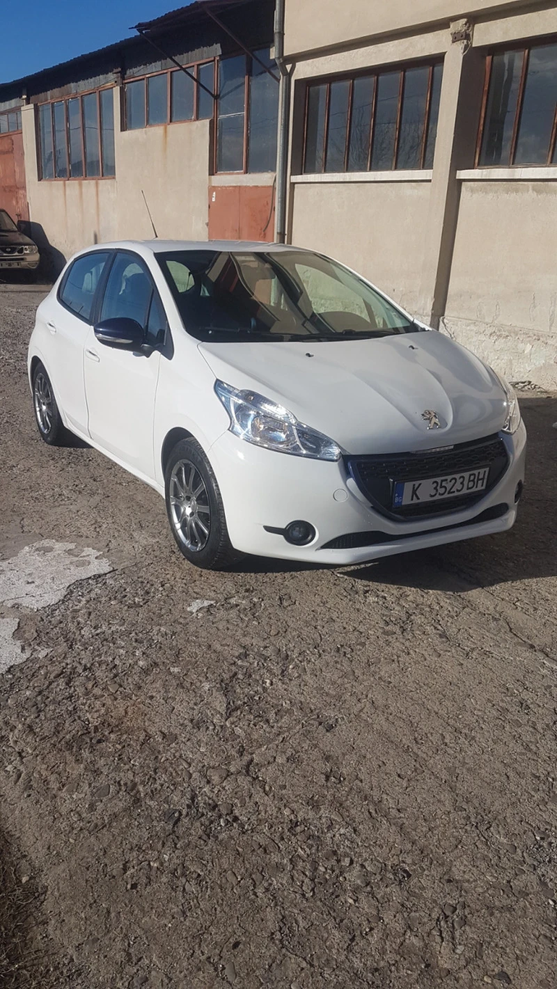 Peugeot 208 1.0, снимка 3 - Автомобили и джипове - 46516228