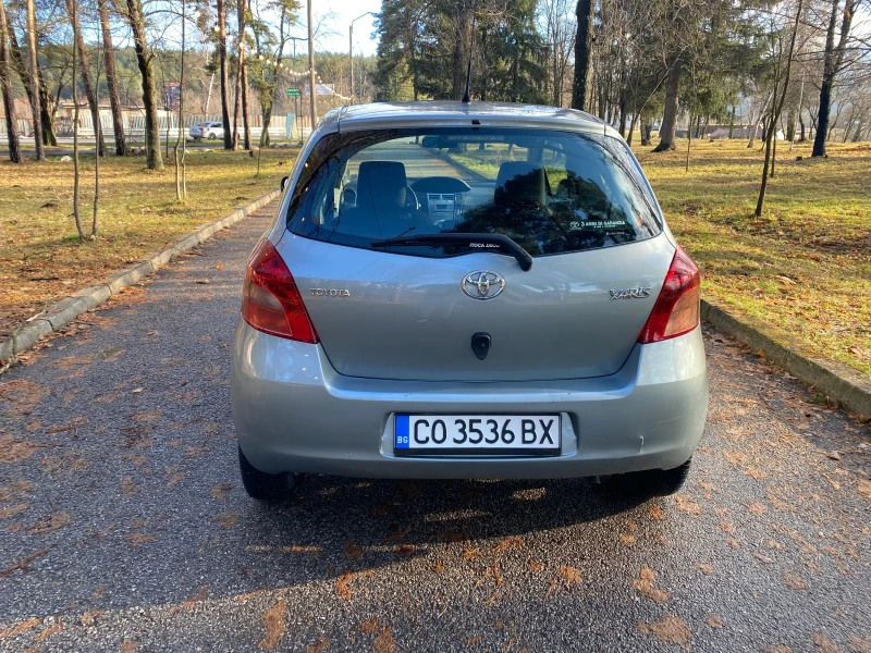 Toyota Yaris 1.3, снимка 5 - Автомобили и джипове - 47469127