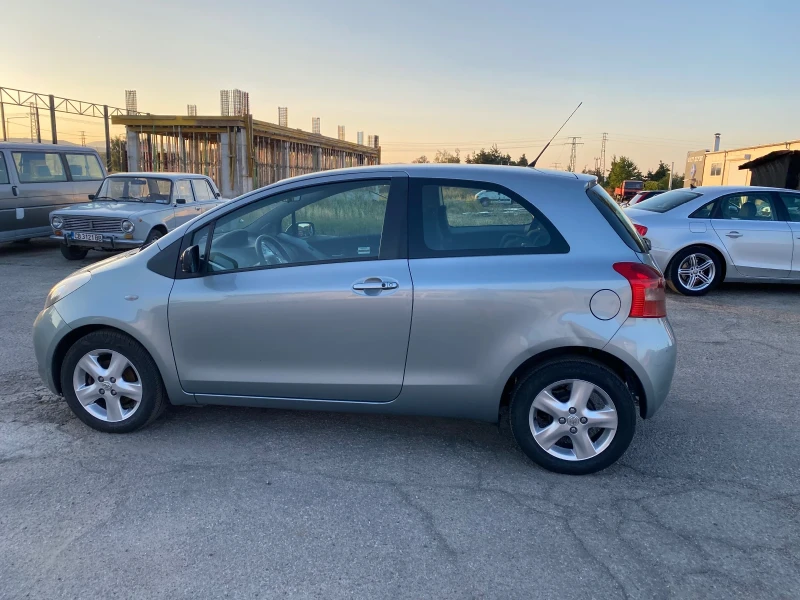 Toyota Yaris 1.3, снимка 6 - Автомобили и джипове - 47469127