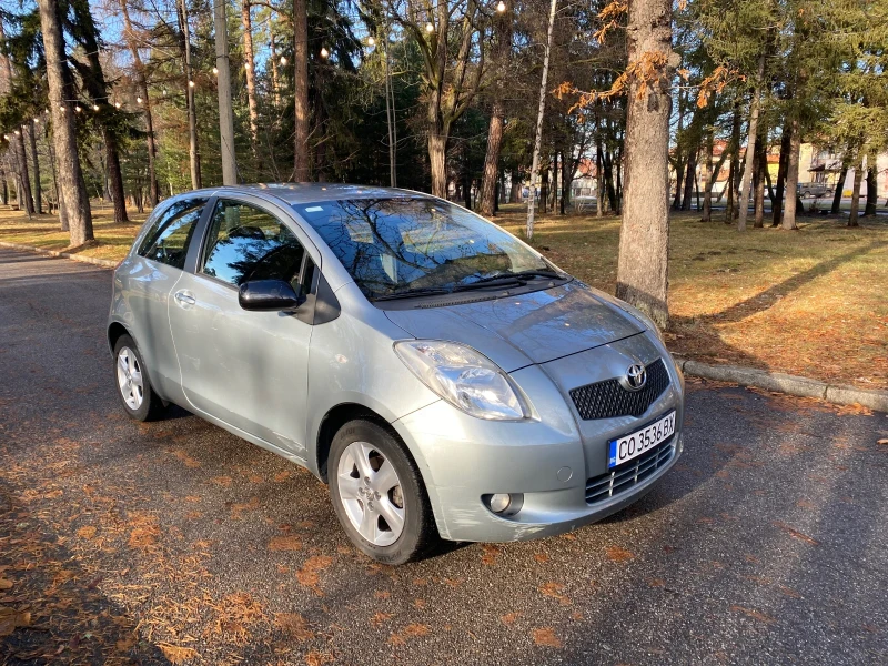 Toyota Yaris 1.3, снимка 8 - Автомобили и джипове - 47469127