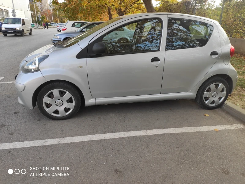 Toyota Aygo, снимка 2 - Автомобили и джипове - 49166575