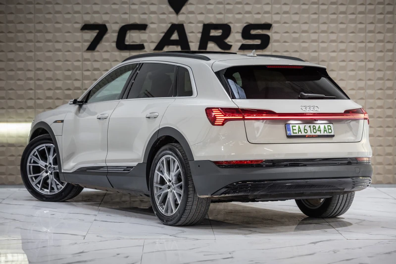 Audi E-Tron 55 S-line 95 кв/ч* БЪРЗО ЗАРЕЖДАНЕ* DIGITAL* PANO*, снимка 4 - Автомобили и джипове - 49110663